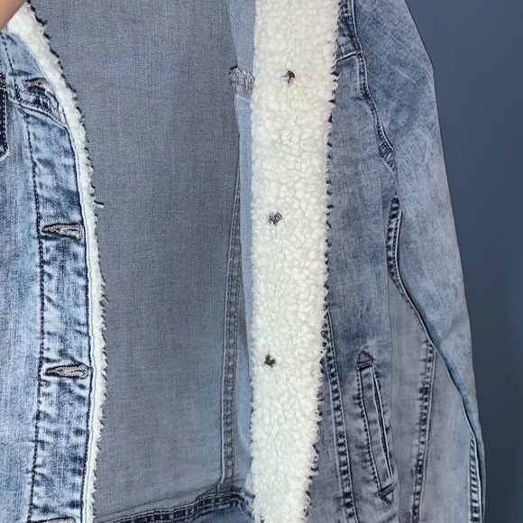 Jean jacket - Picture 4 of 6